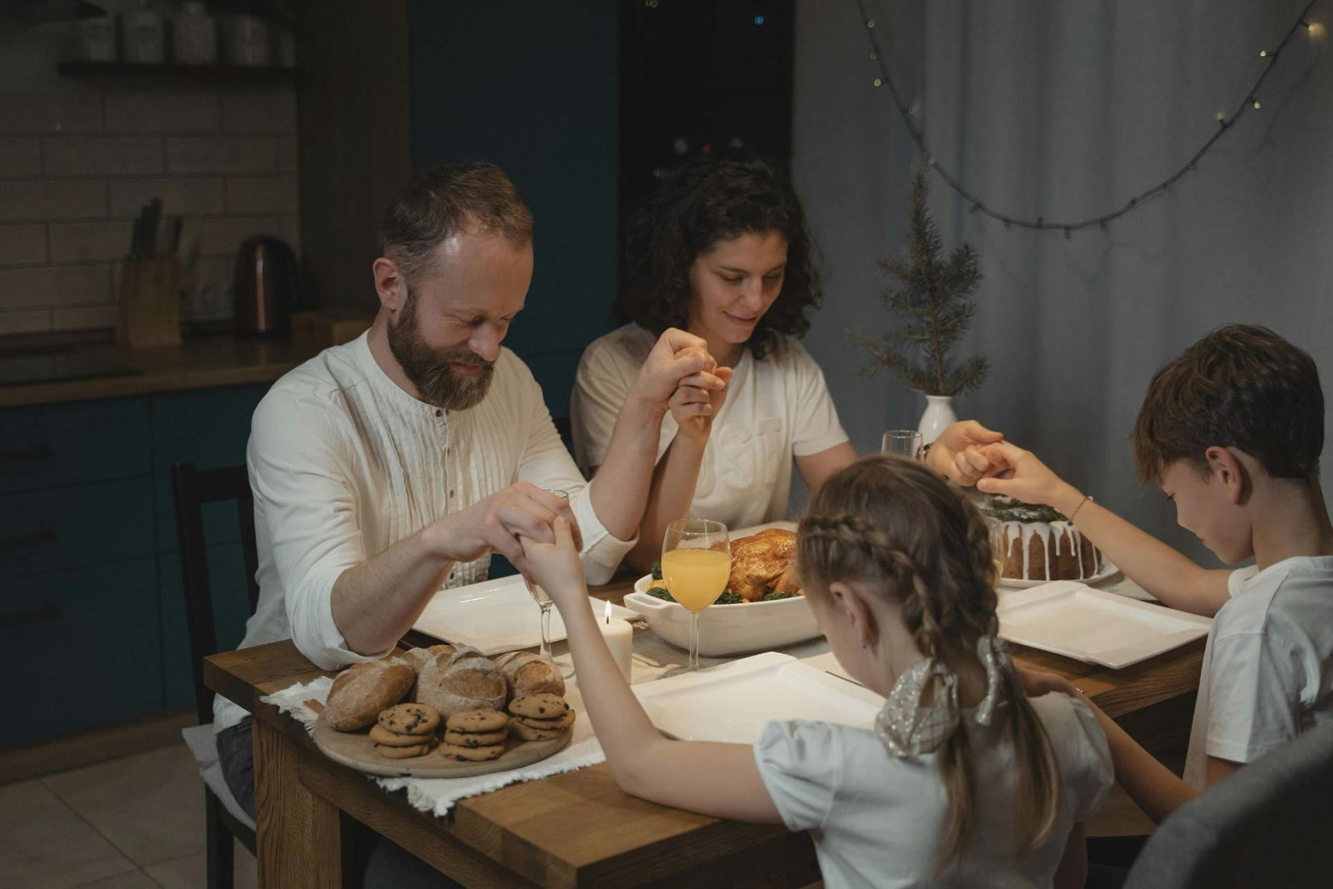 Family-and-Community-banner1920x1280